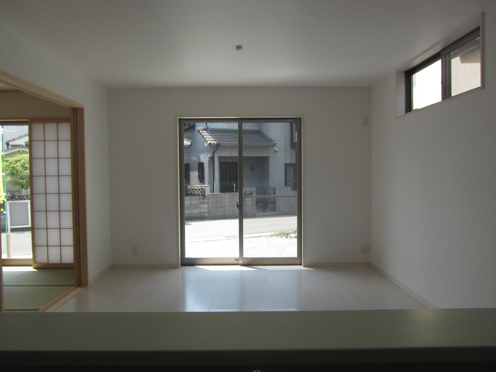 Living. ◆ Living room from the kitchen (August 2013) Shooting