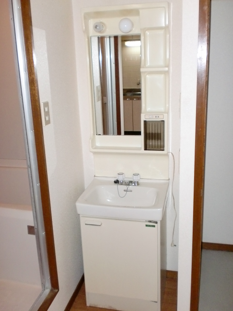 Washroom. Washbasin ^^