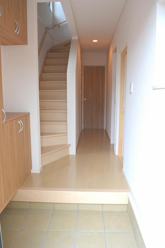 Entrance. Local (August 2013) Shooting