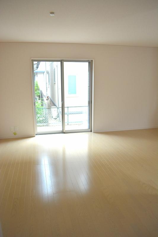 Living. Local (August 2013) Shooting