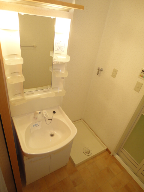 Washroom. Basin dressing room ^^