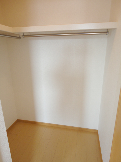 Receipt. Walk-in closet is two places ^^