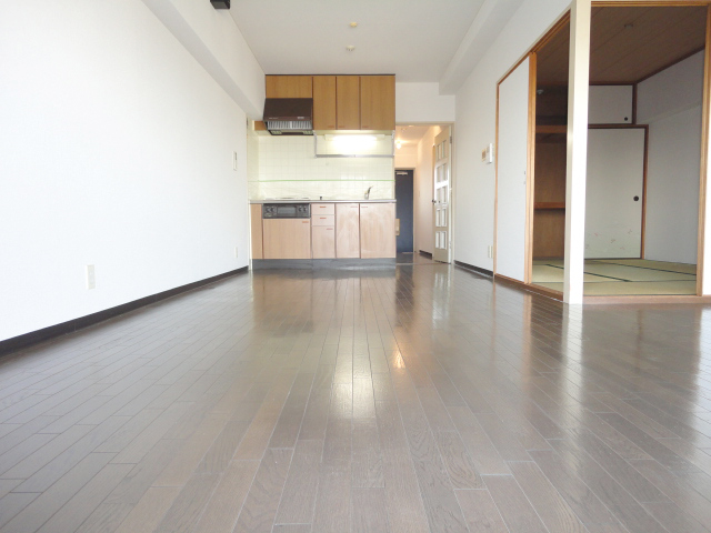 Living and room. Balcony - LDK15 pledge from ^^