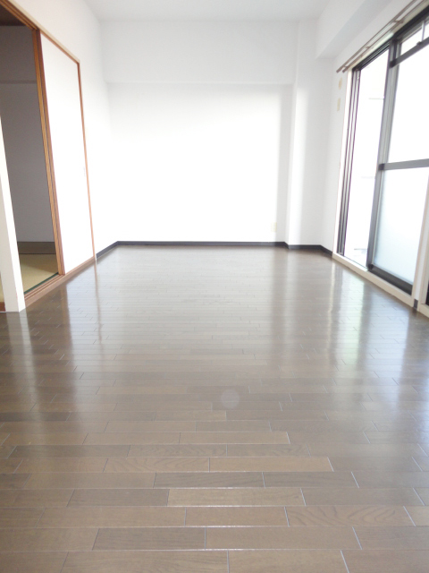 Living and room. Per diem good living ^^