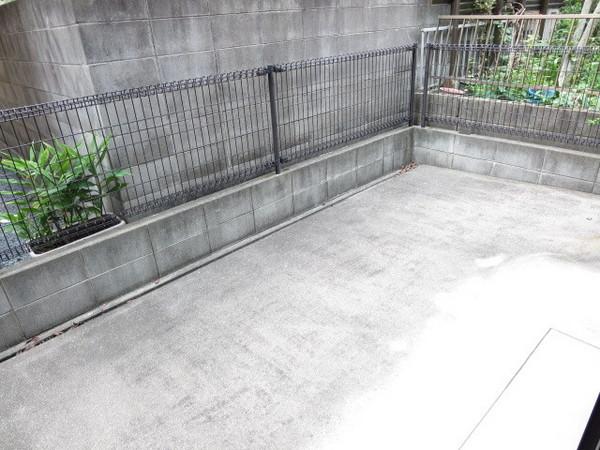 Balcony. Private garden