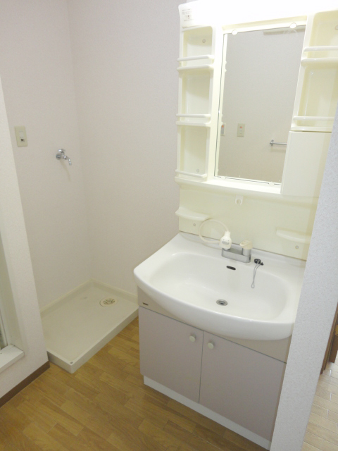 Washroom. Wash dressing room, Shampoo dresser - ^^