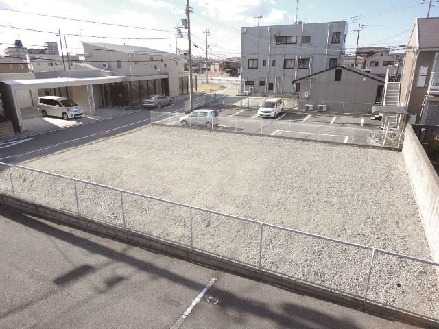 Local photos, including front road. Happy location for those who seek a life of comfort. 