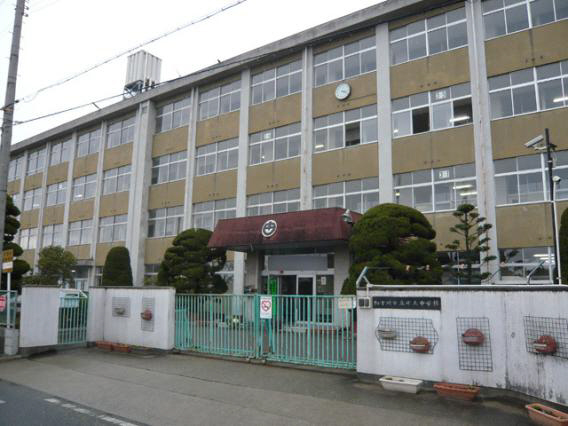 Junior high school. Hommock 1591m until junior high school (junior high school)