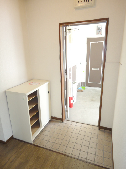 Entrance. Entrance of spread, There cupboard ^^