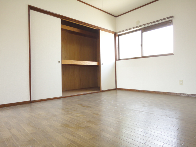 Other room space. Western-style in 6 Pledge plenty of storage ^^