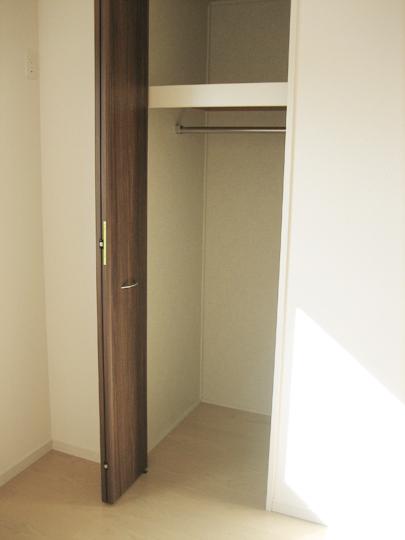 Receipt. Western-style 6.75 Pledge 2 closet