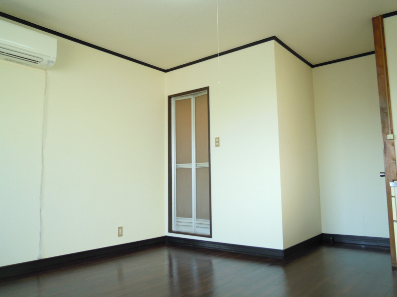 Living and room. LP gas corresponding