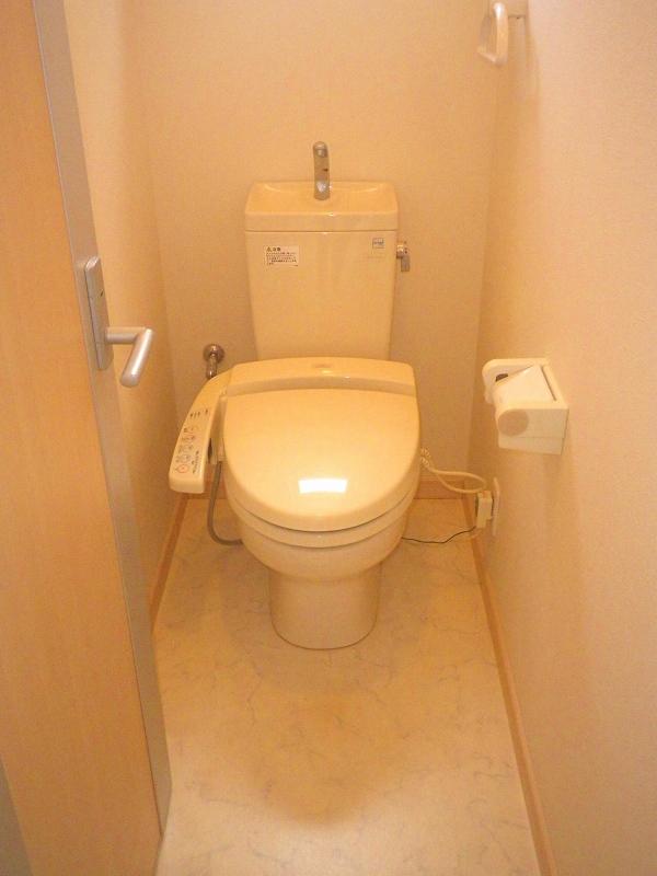 Toilet. Indoor (June 2013) Shooting