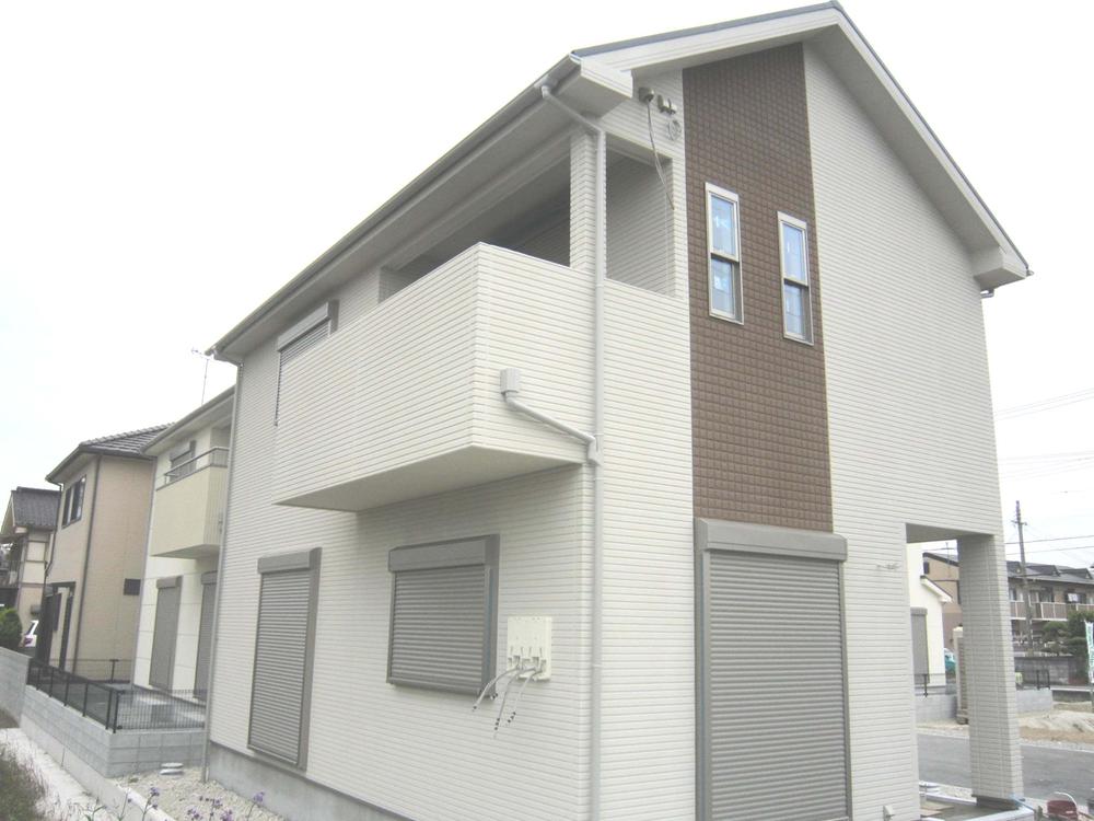 Local appearance photo. Local (11 May 2013) Shooting