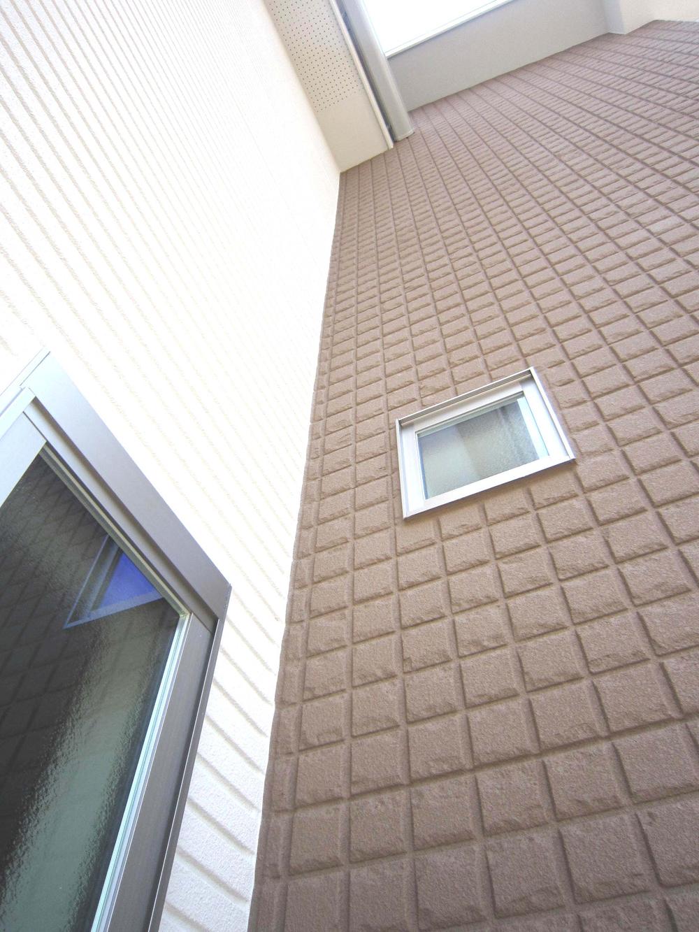 Local appearance photo. Outer wall material Asahi Kasei Power Board Specifications