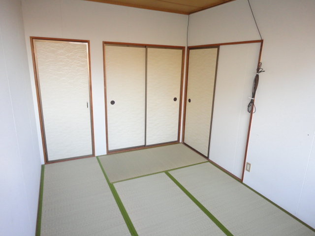 Other room space. Japanese-style room 6 quires ^^