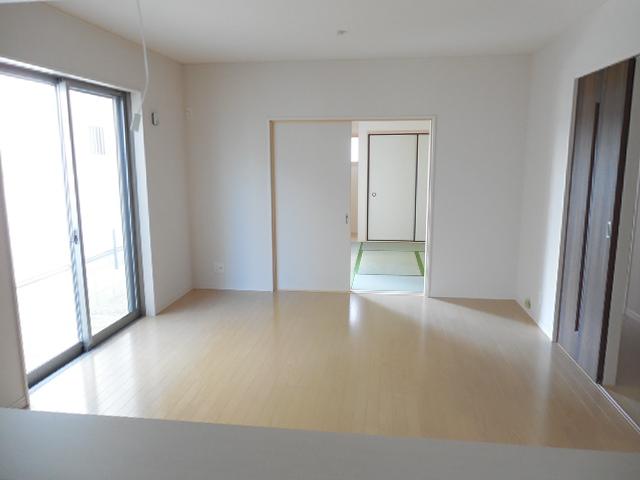 Living. Building 2 is a living!