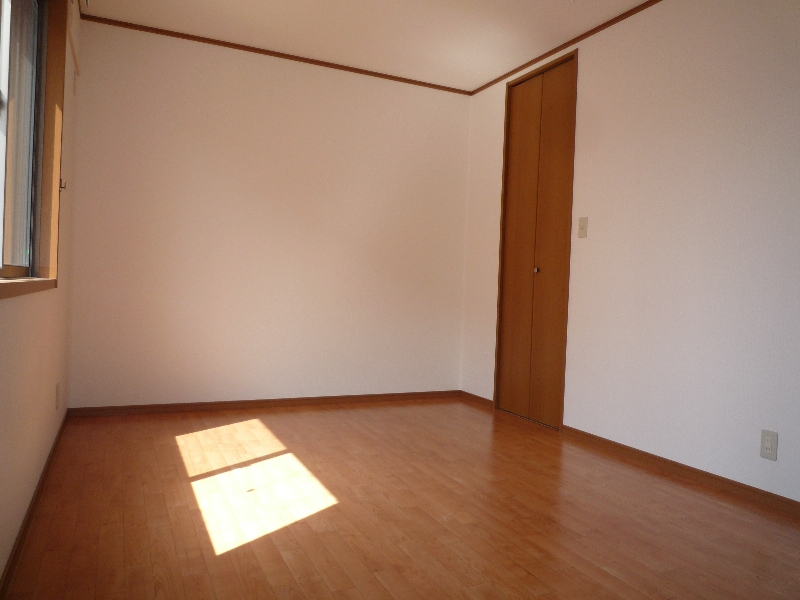 Other room space. Day good