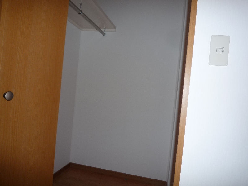 Receipt. Walk-in closet