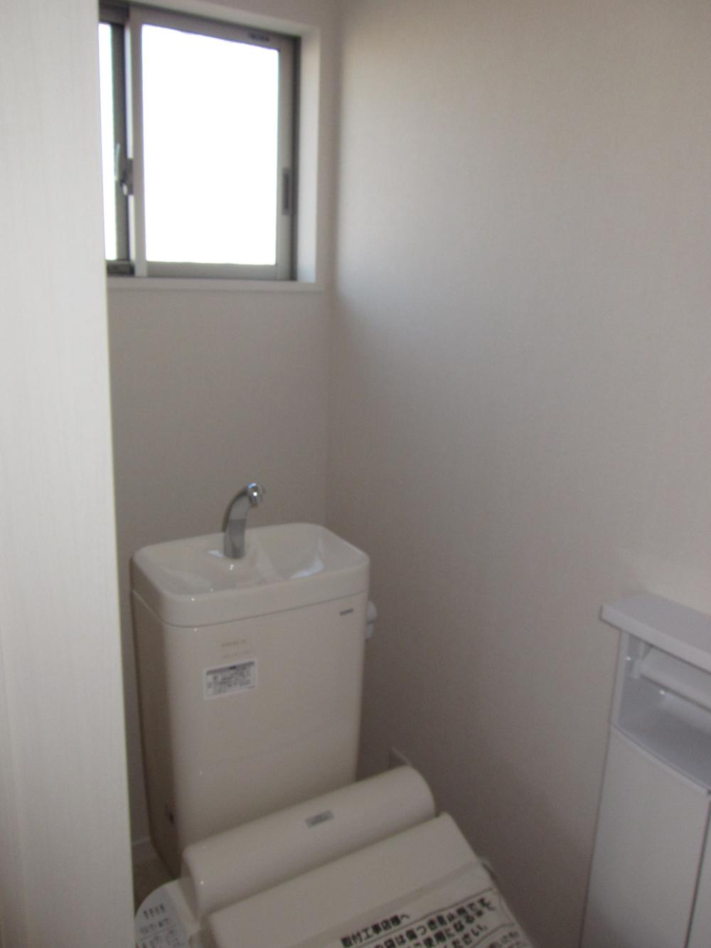 Toilet.  ◆ Toilet (December 2013) Shooting