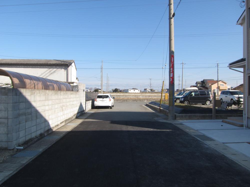 Local photos, including front road.  ◆ Front road (December 2013) Shooting