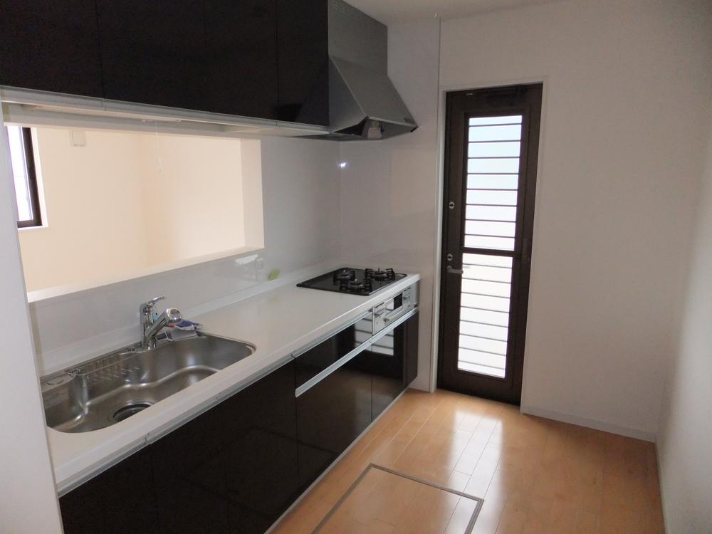 Same specifications photo (kitchen)