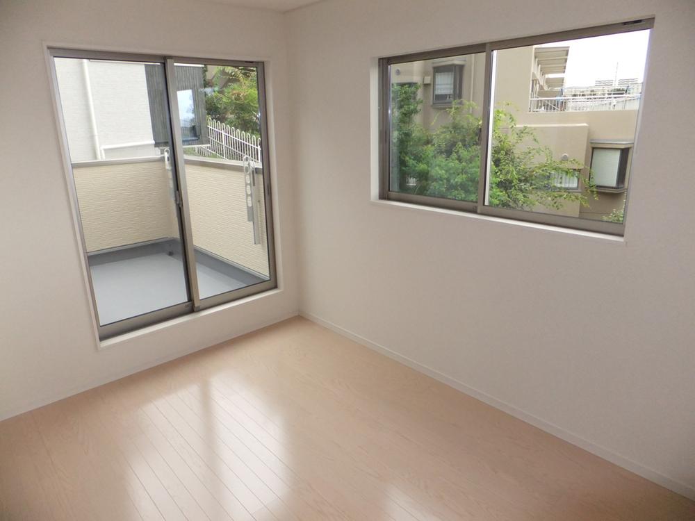 Same specifications photos (Other introspection)