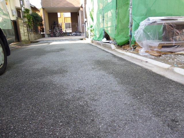 Local photos, including front road. Local (12 May 2013) Shooting