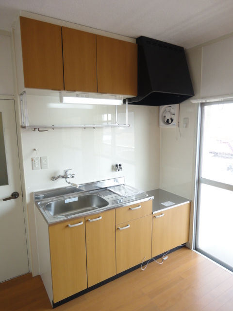 Kitchen. Gas stove installation Allowed!