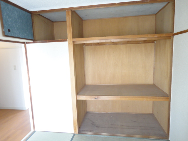 Receipt. Japanese-style closet!