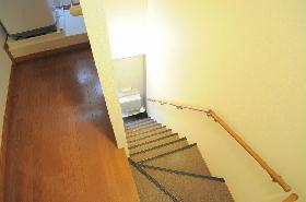 Receipt. Privilege of stairs space 2F only