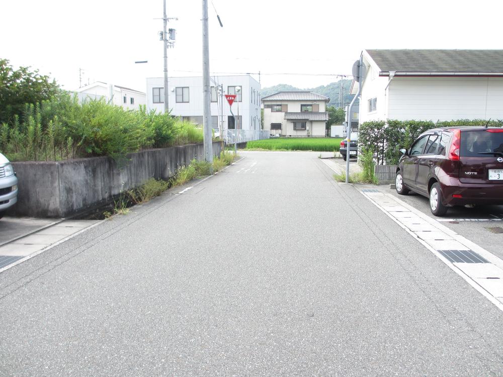 Local photos, including front road. Local (August 2013) Shooting