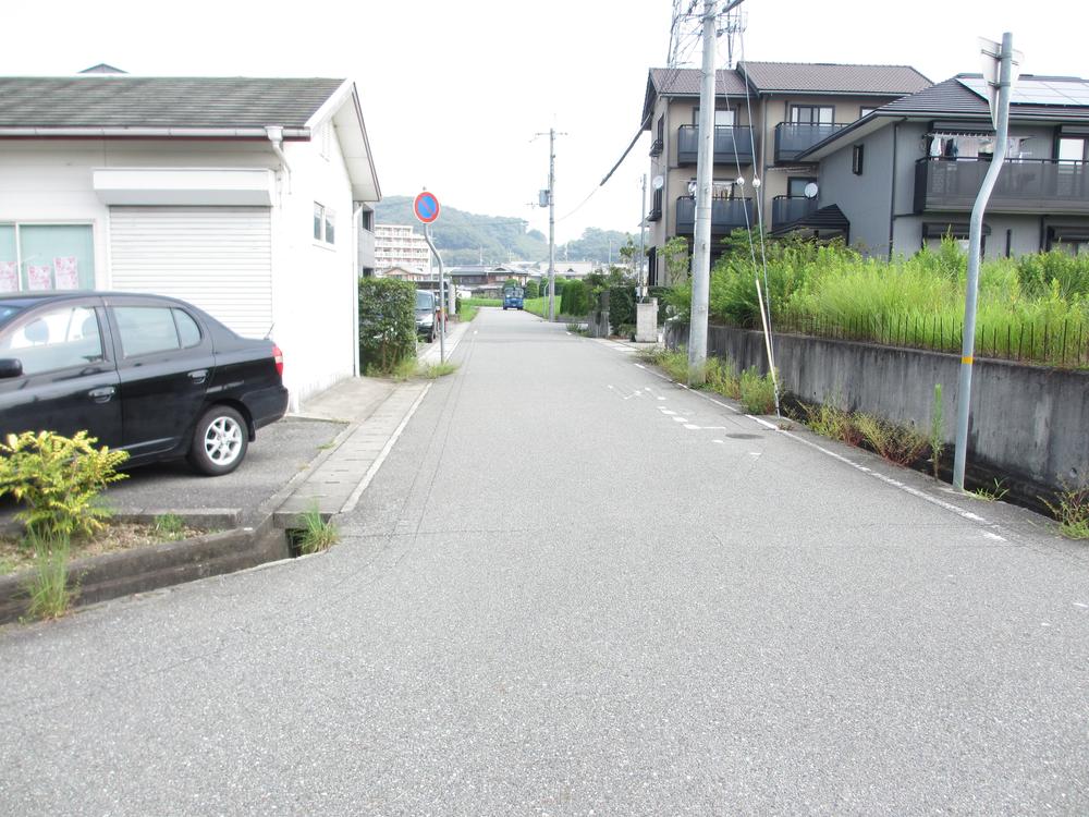 Local photos, including front road. Local (August 2013) Shooting