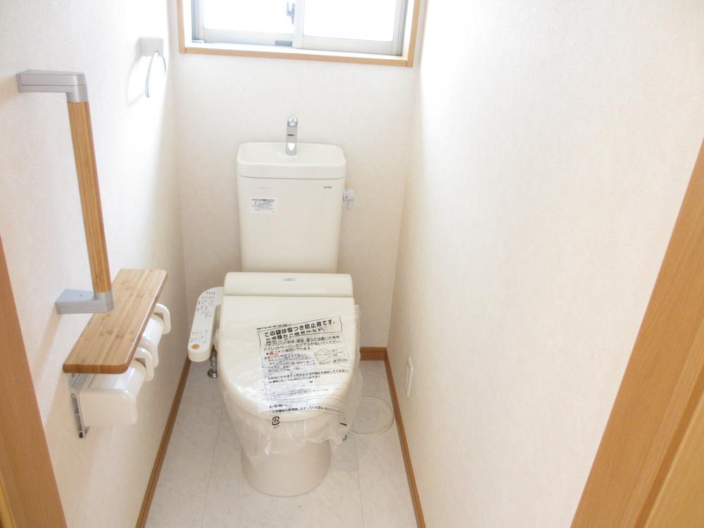 Toilet. Indoor (September 2013) Shooting