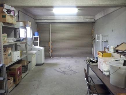 Other introspection. Warehouse about 65 Pledge: was originally have been used as a rice storehouse. Please use as a shutter with garage ◎