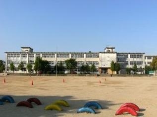 Primary school. Kato 3105m until the Municipal Yoneda Elementary School
