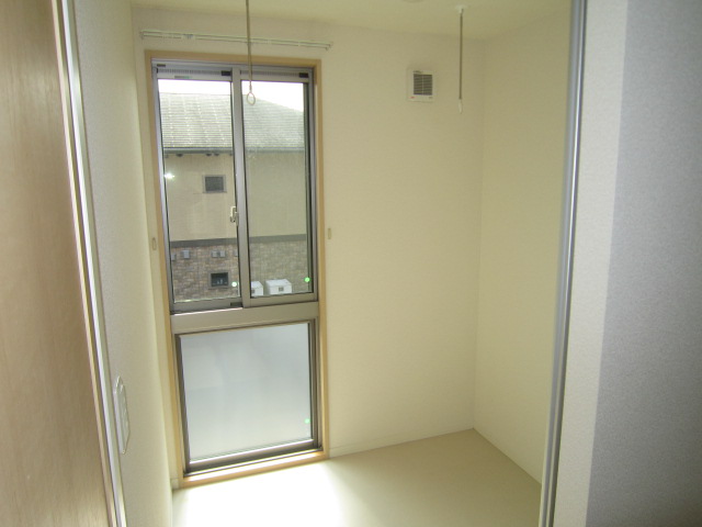 Other room space. Indoor laundry room