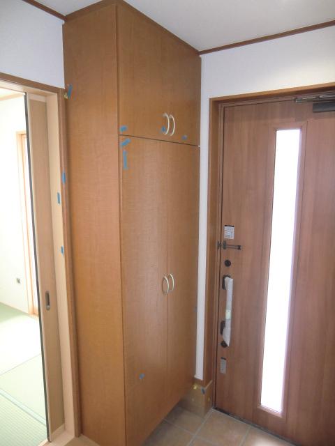 Entrance. Local photos (entrance)