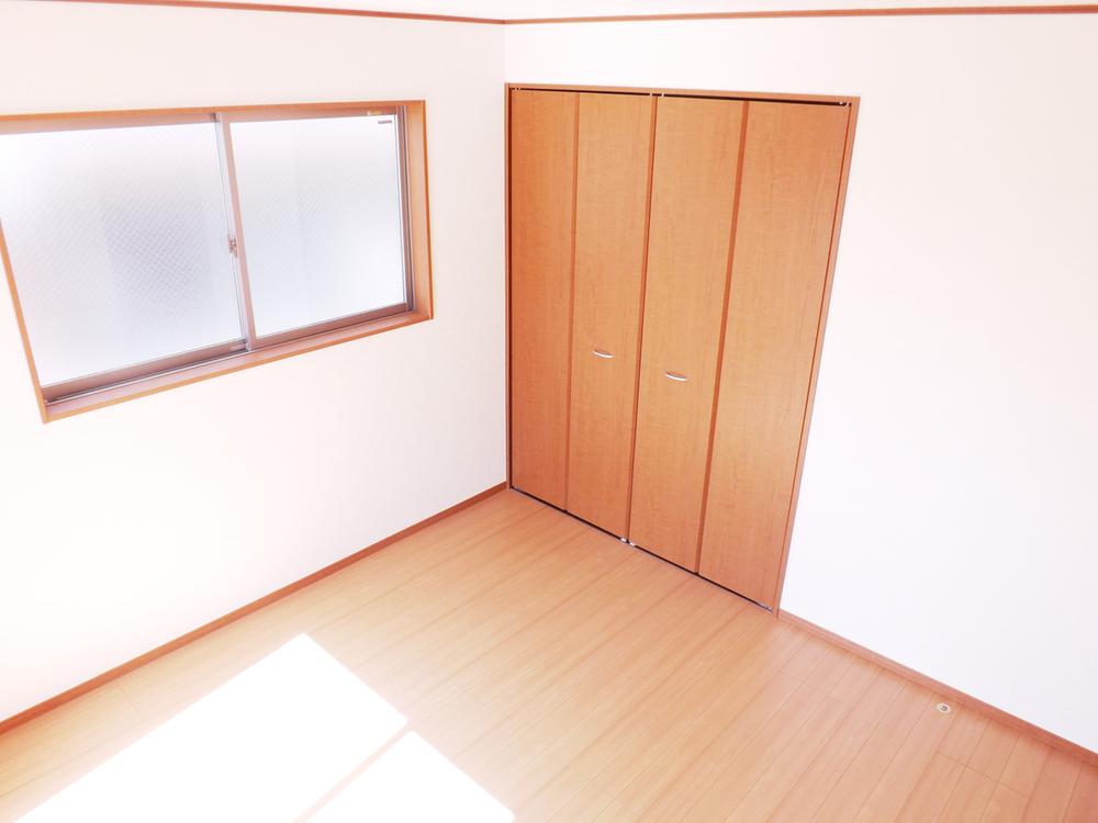 Same specifications photos (Other introspection). Same specifications photos (Western-style)