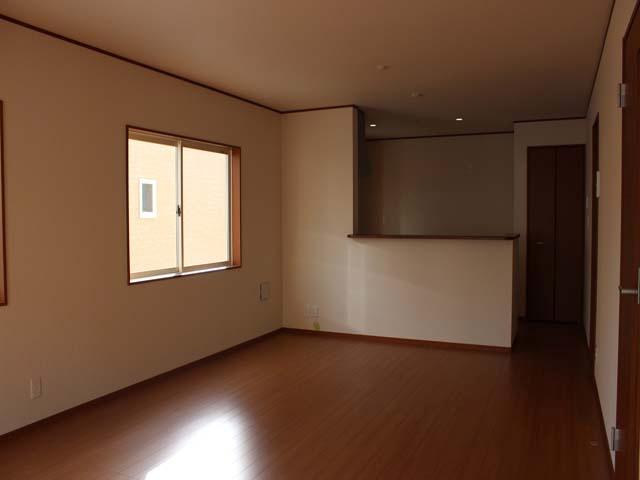 Living. Local (11 May 2013) Shooting 4 Building