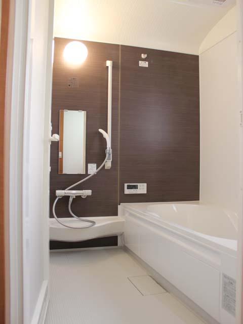 Bathroom. Local (11 May 2013) Shooting 4 Building