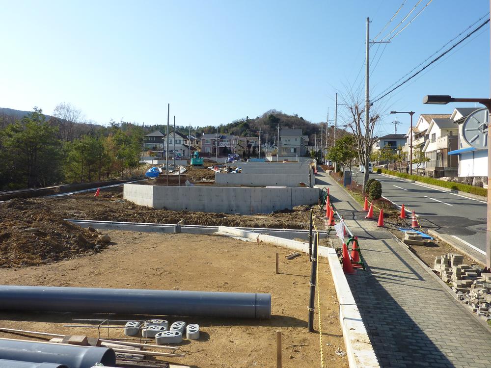 Local photos, including front road. Local (12 May 2013) Shooting