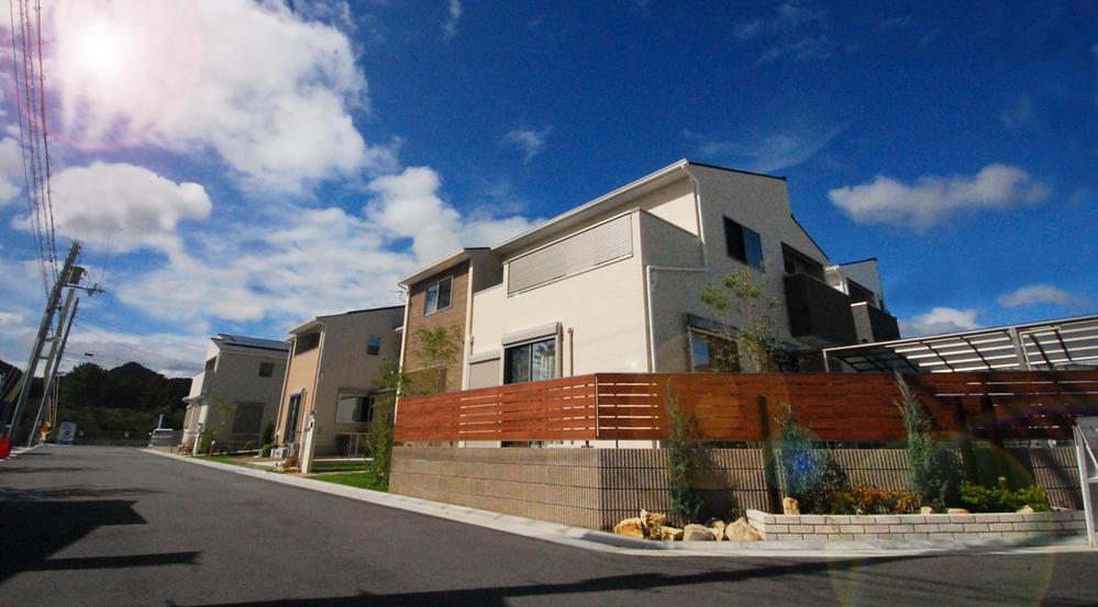 Building plan example (introspection photo). Mansion to greet the local entrance was completed. 