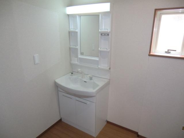 Other Equipment. Local photos (basin)