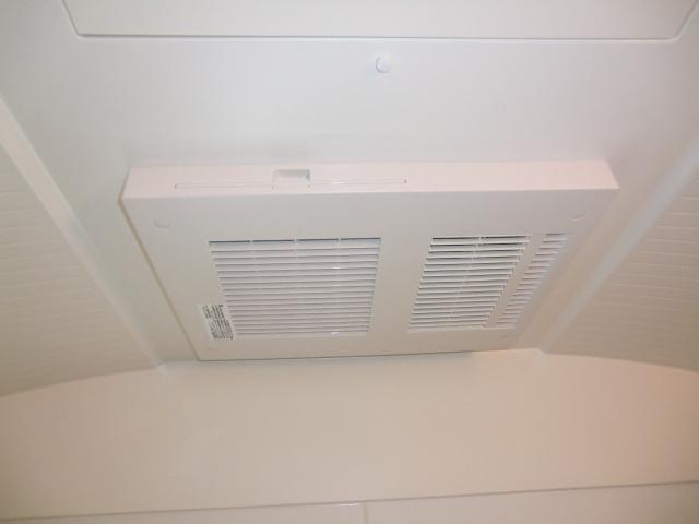 Cooling and heating ・ Air conditioning. Local photo (bathroom heating dryer)