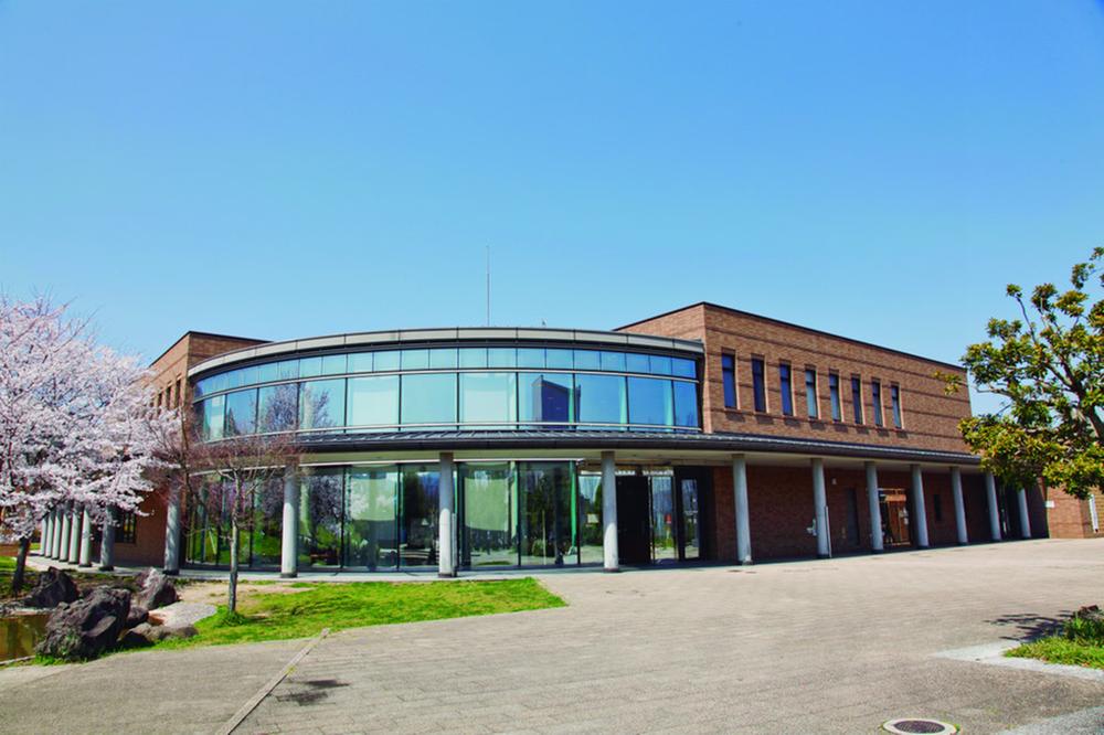 library. Inagawa-cho 573m to Public Library