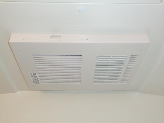 Cooling and heating ・ Air conditioning. Local photo (bathroom heating dryer)