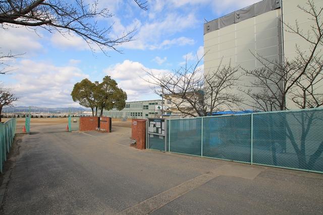 Primary school. Meiho until elementary school 660m