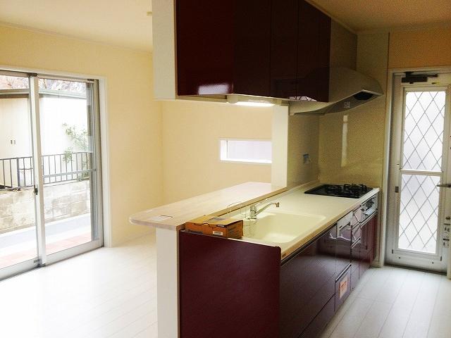Same specifications photos (living). Counter Kitchen