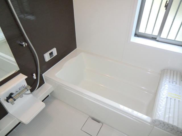 Same specifications photo (bathroom). Same specifications photo (bathroom) Warm bath, With bathroom heating dryer!